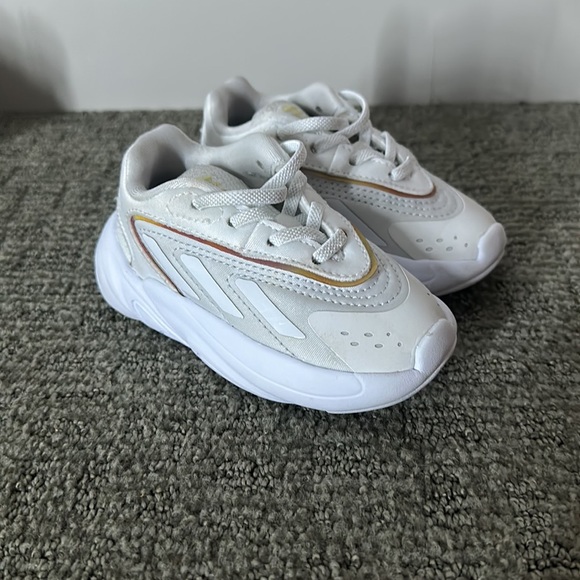 Adidas sneakers; Toddler 6c - Picture 3 of 3